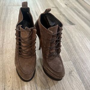 Elizabeth & James lace up booties
